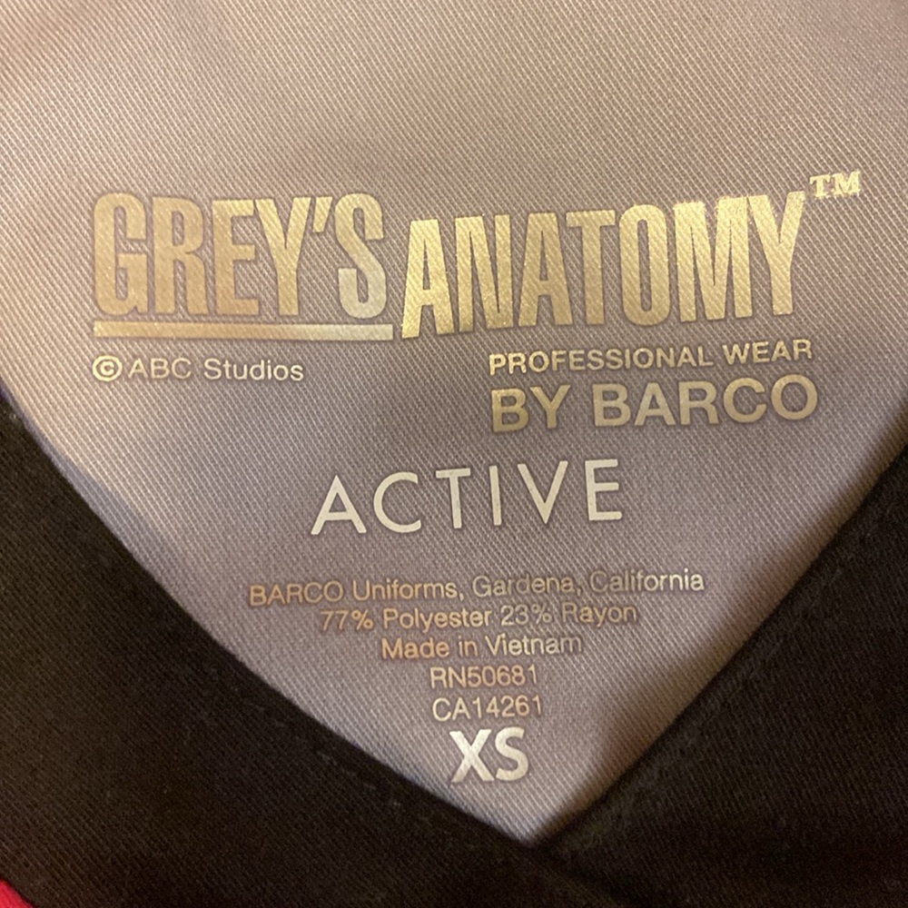 Scrub top - Picture 2 of 2